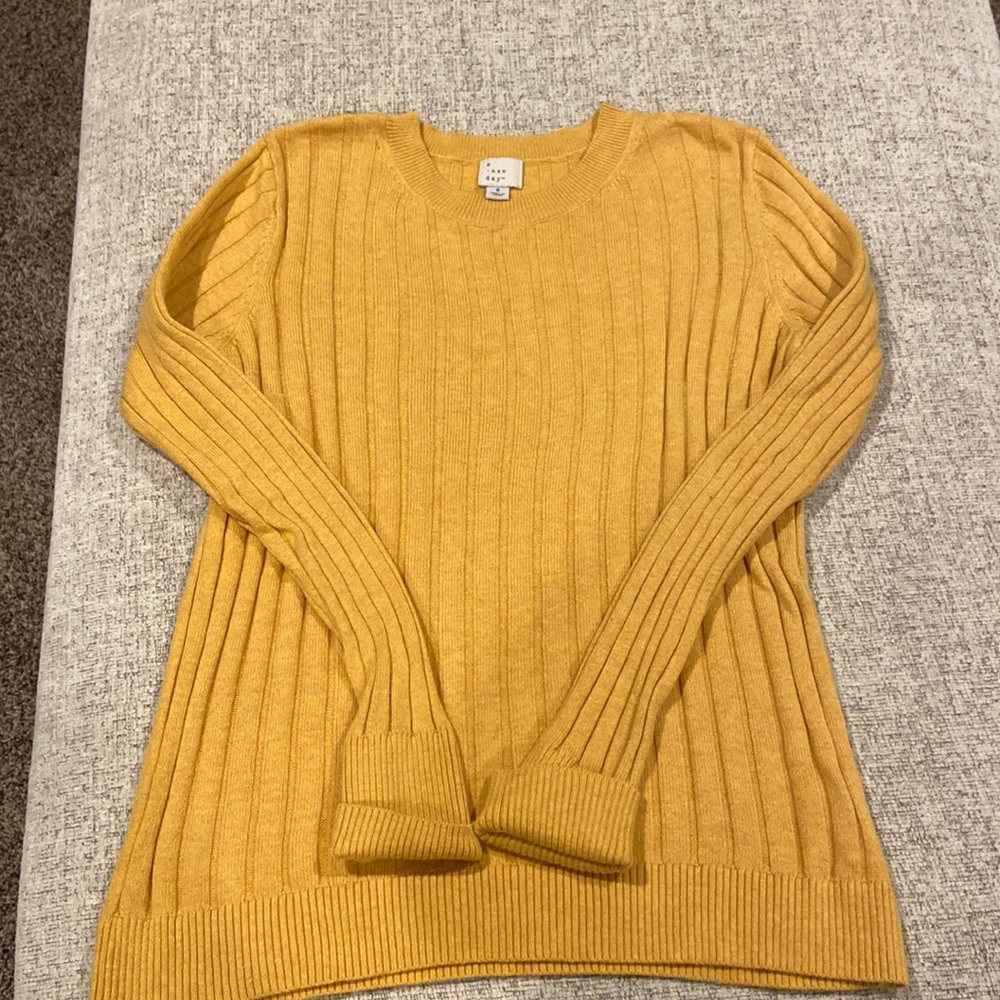 Gently worn- a new day yellow small sweater